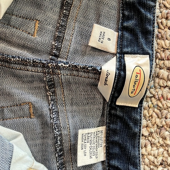 Talbots Denim’ Capri with side placket and buttons - Picture 7 of 7